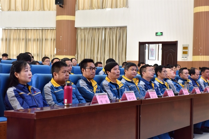马钢公司高技能人才集中表彰暨授牌仪式在安冶学院举行